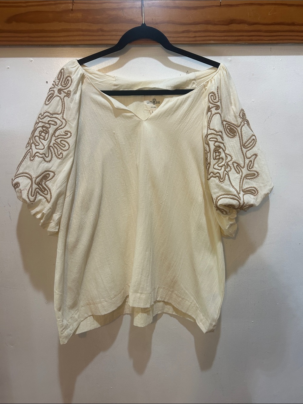 Umgee Cream Puff Sleeve Embroidered Blouse